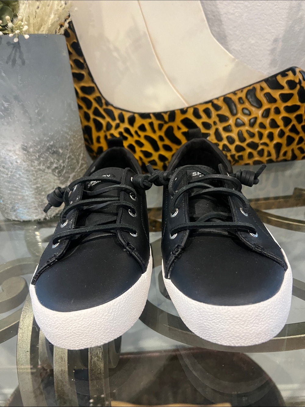 Women’s Black leather Sperry Women's Crest Vibe Sneakers Size 9